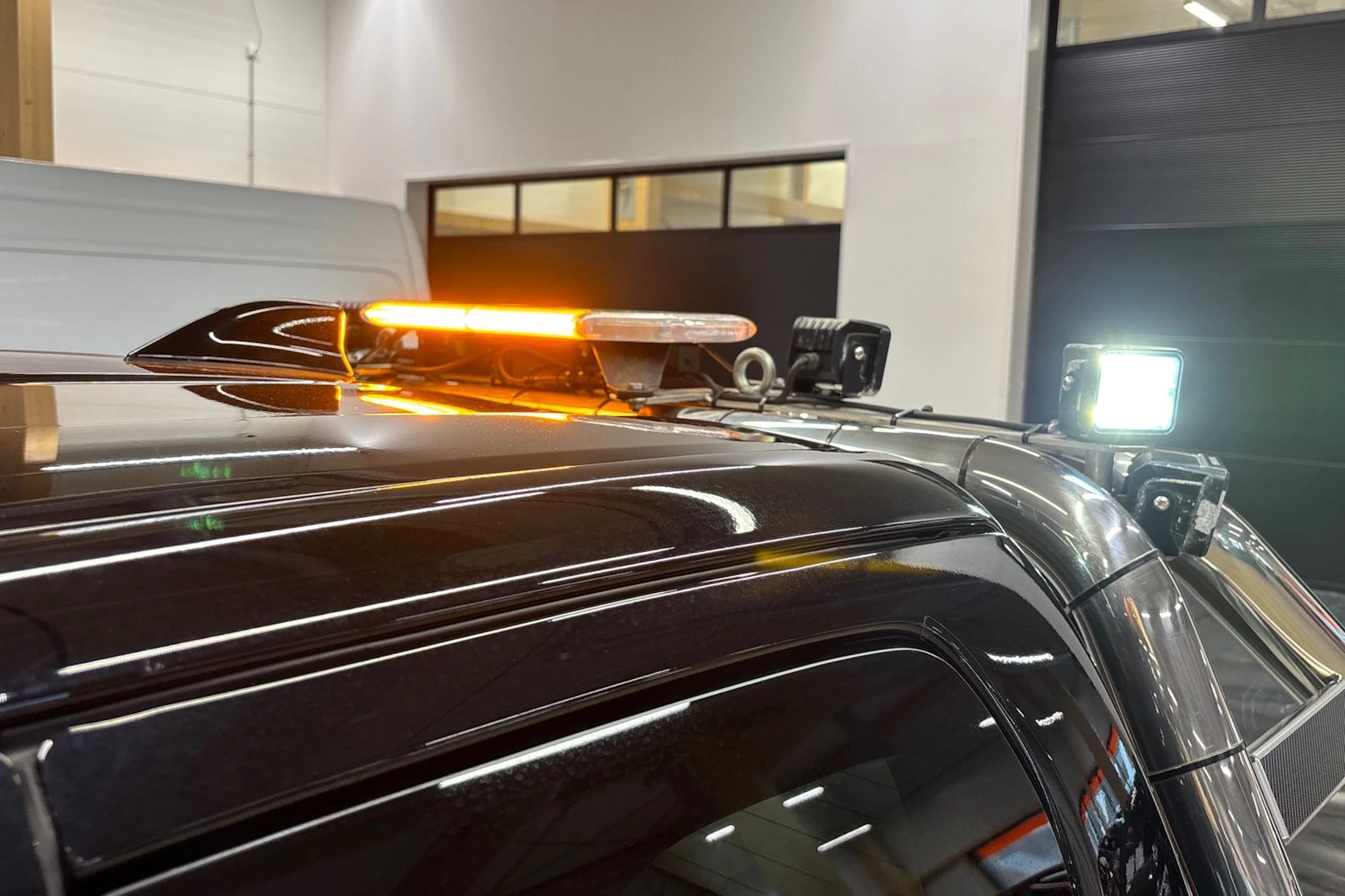 musta Toyota Hilux 2022 kuva 28.
