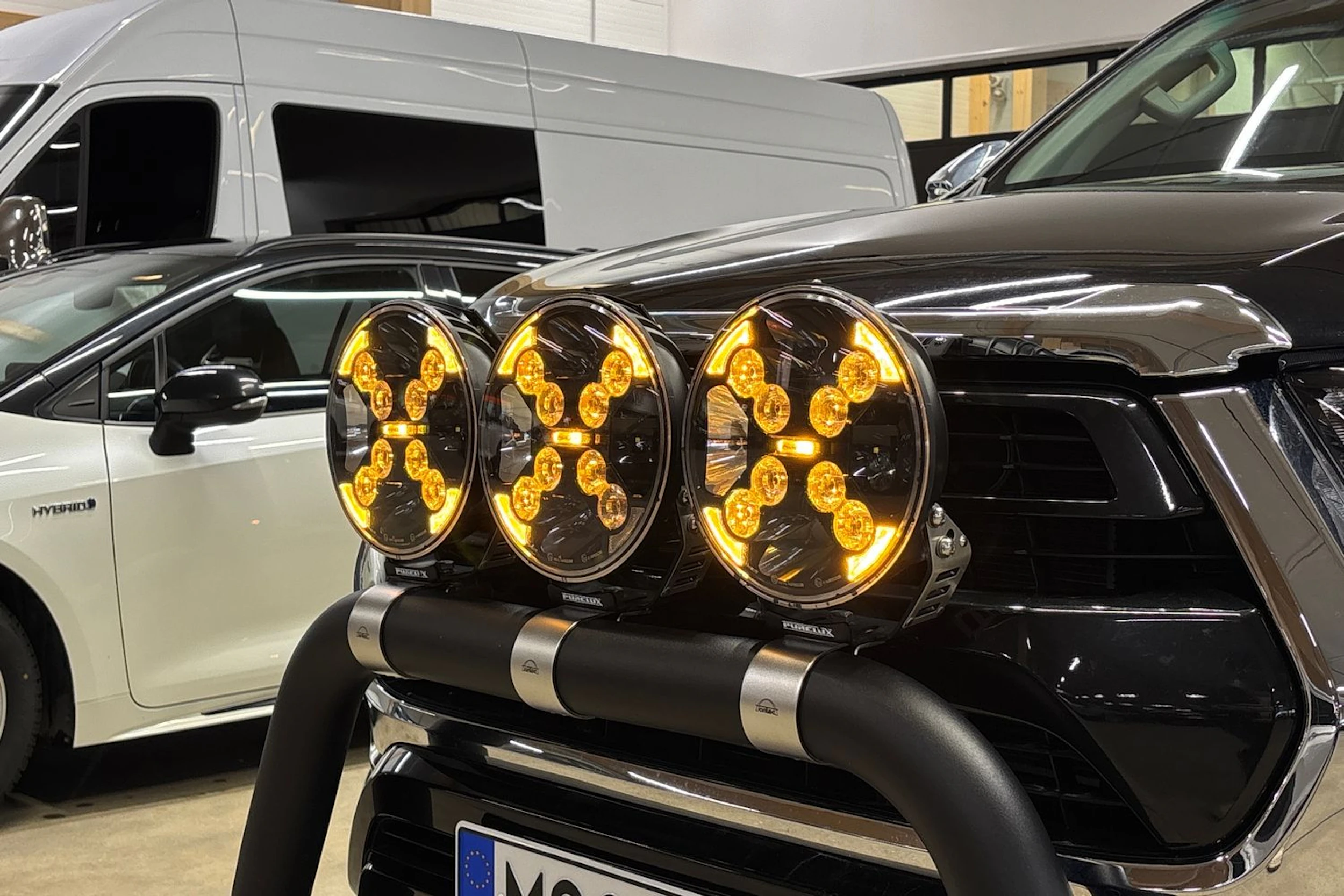 musta Toyota Hilux 2022 kuva 29.