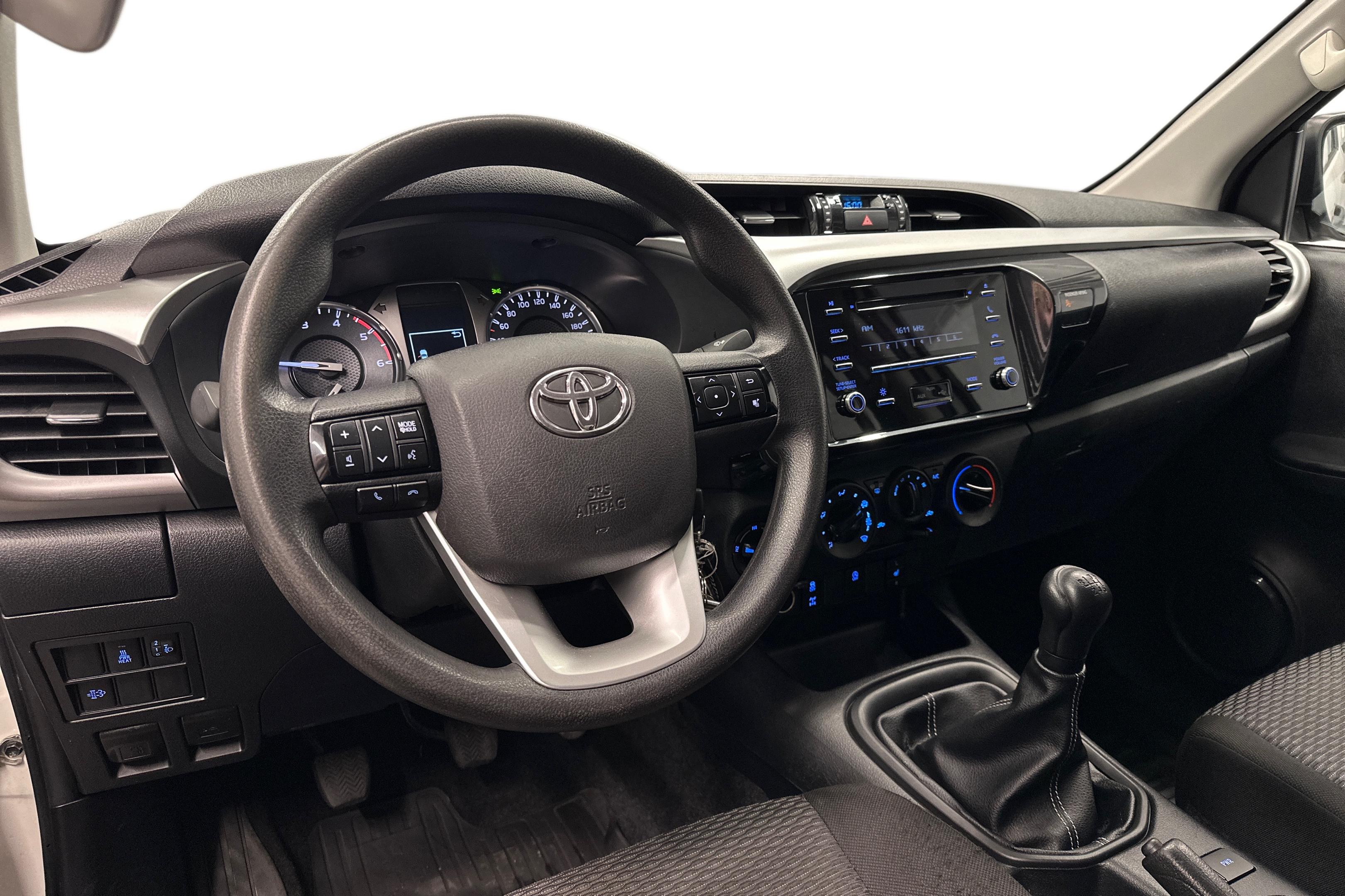 Toyota Hilux 2022, photo 6/27