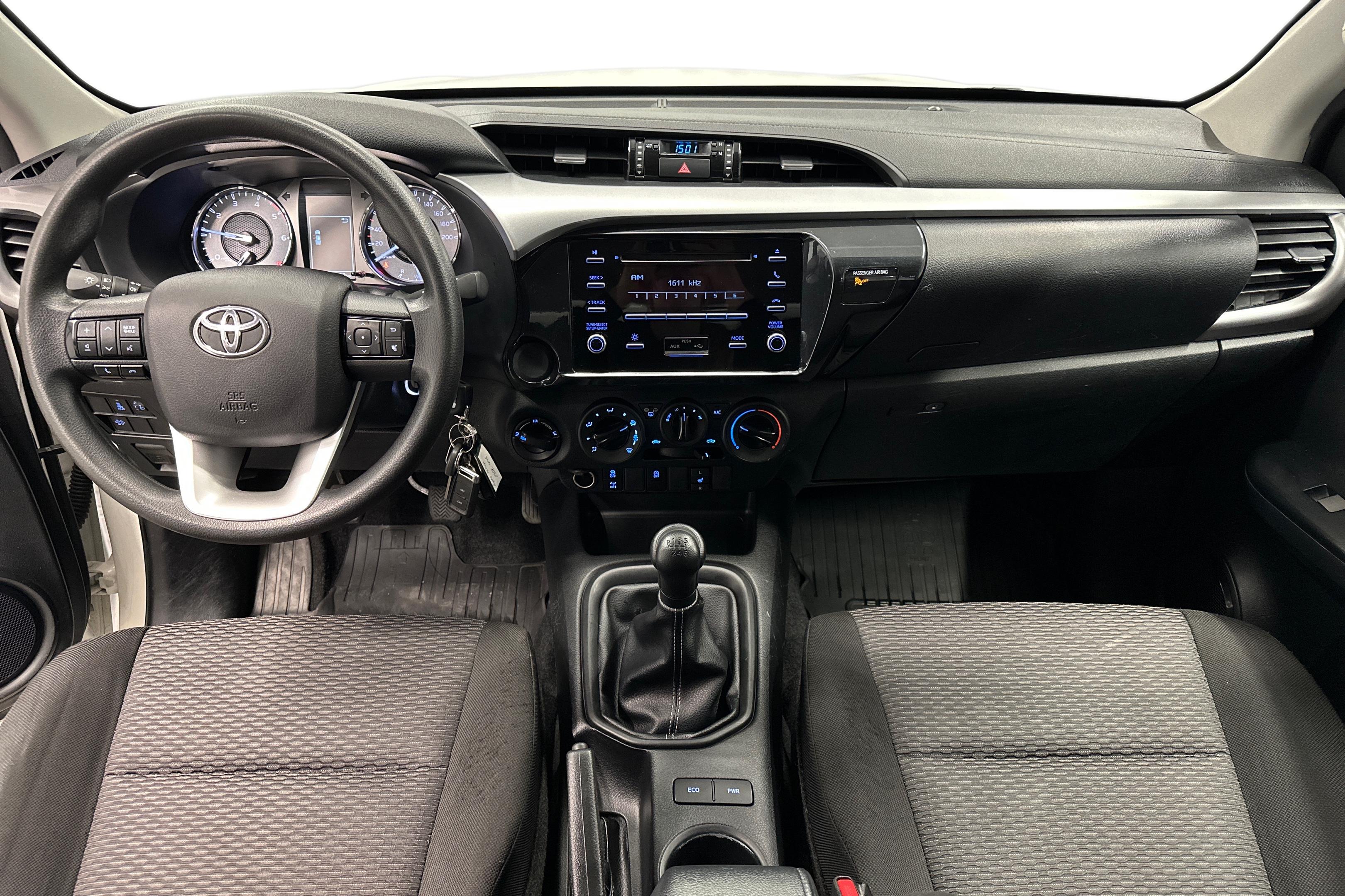 Toyota Hilux 2022, photo 7/27