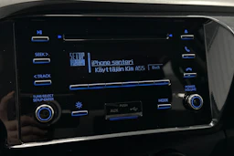 valkoinen Toyota Hilux 2022 kuva 17.