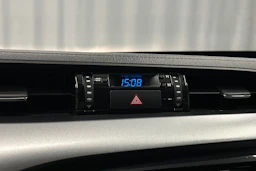 valkoinen Toyota Hilux 2022 kuva 22.
