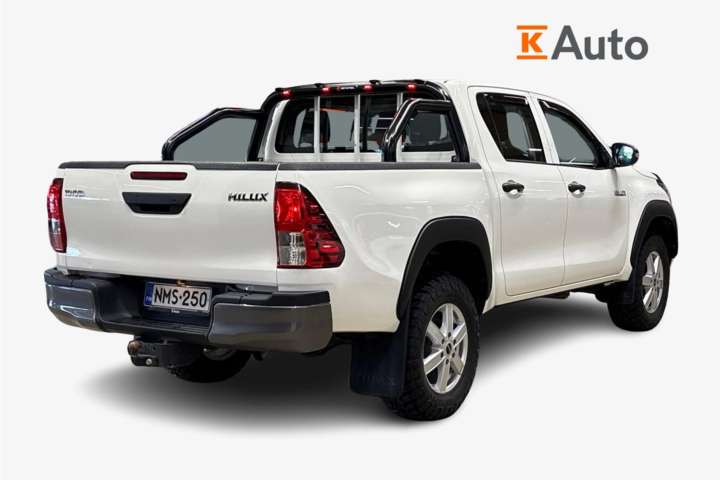 valkoinen Toyota Hilux 2022 kuva 3.