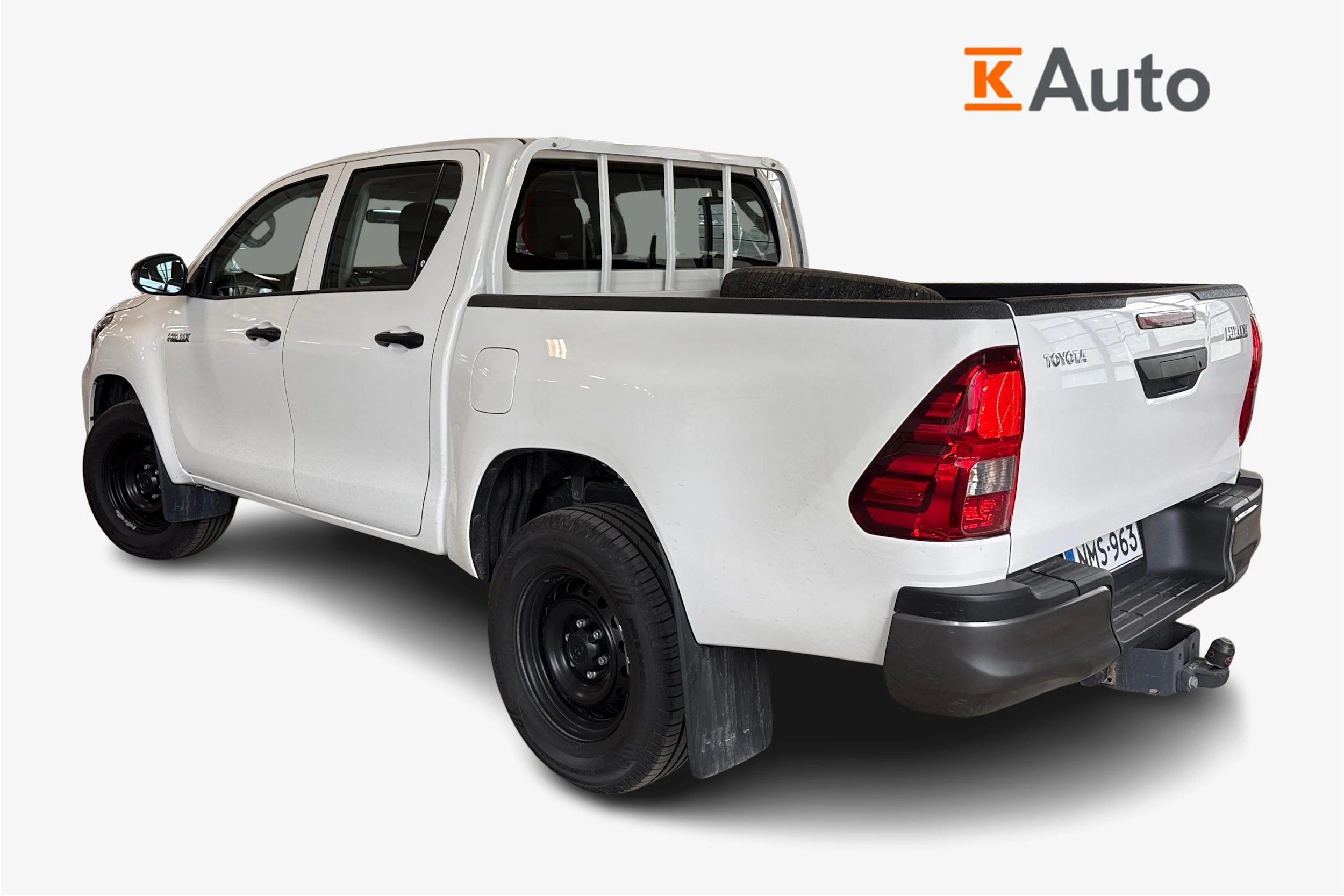 valkoinen Toyota Hilux 2022 kuva 2.