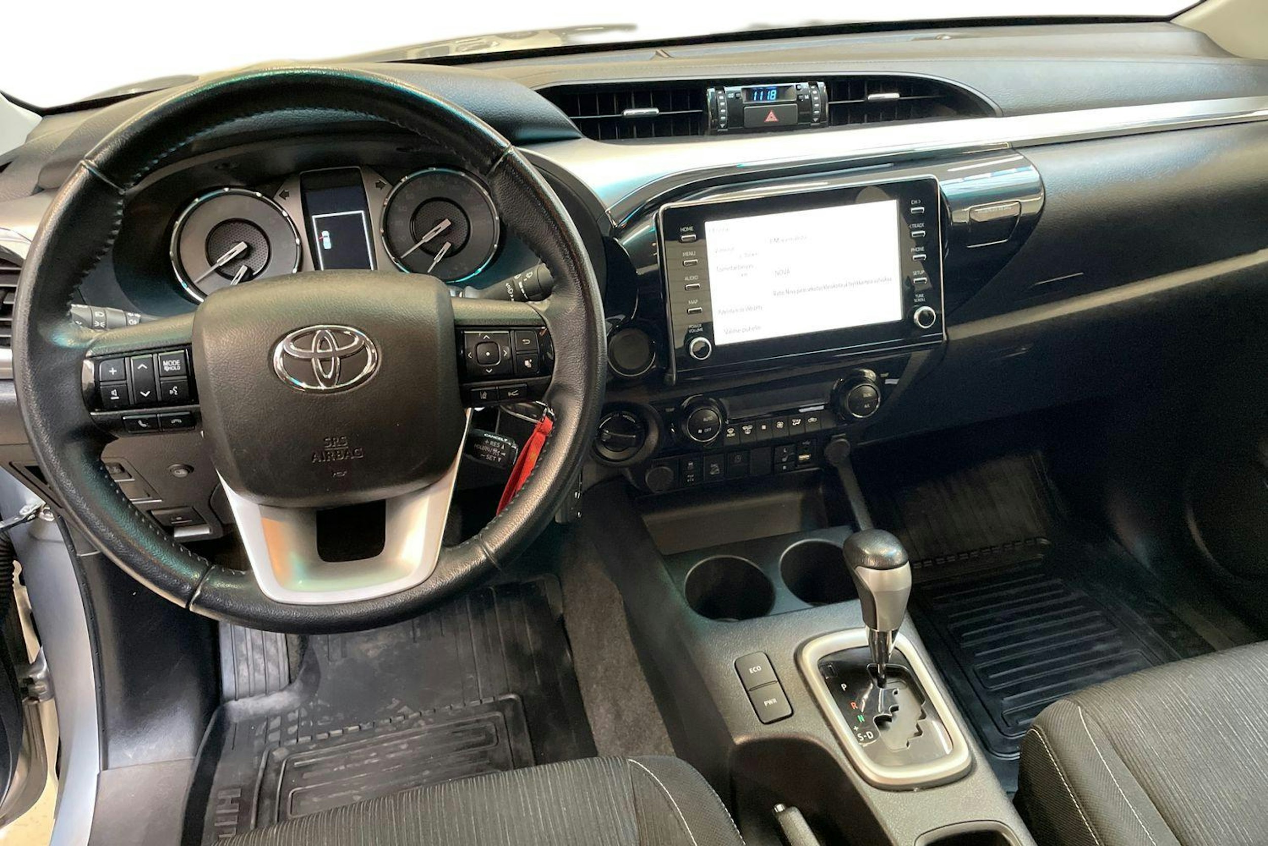 hopea Toyota Hilux 2022 kuva 9.