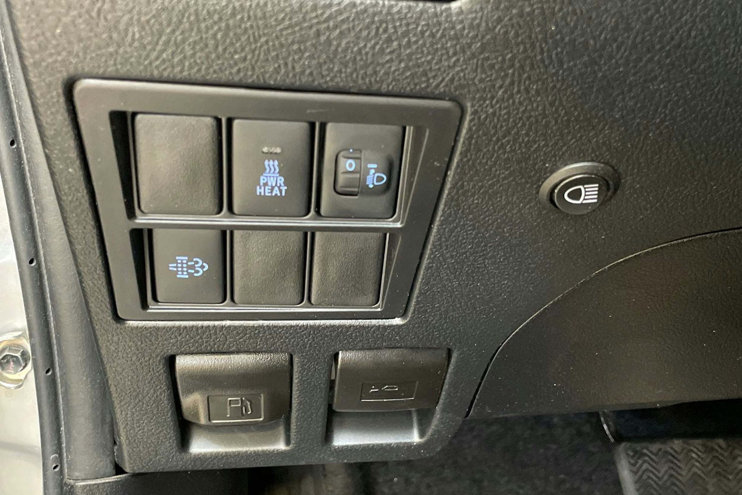 hopea Toyota Hilux 2022 kuva 15.