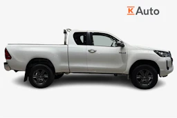 valkoinen Toyota Hilux 2022 kuva 7.