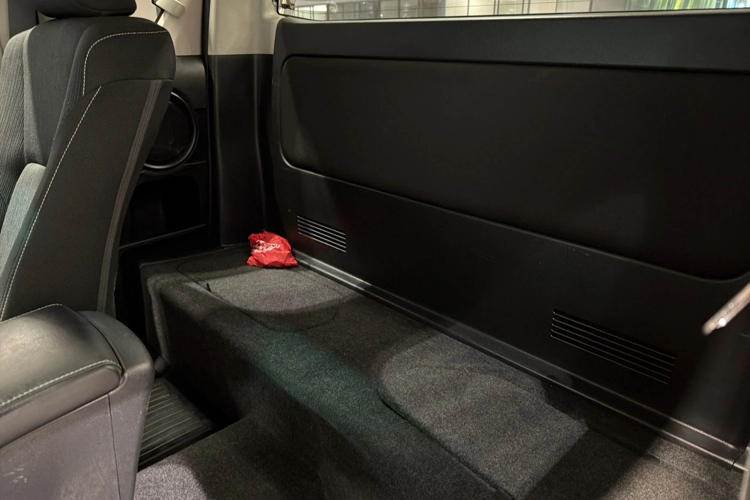 valkoinen Toyota Hilux 2022 kuva 20.