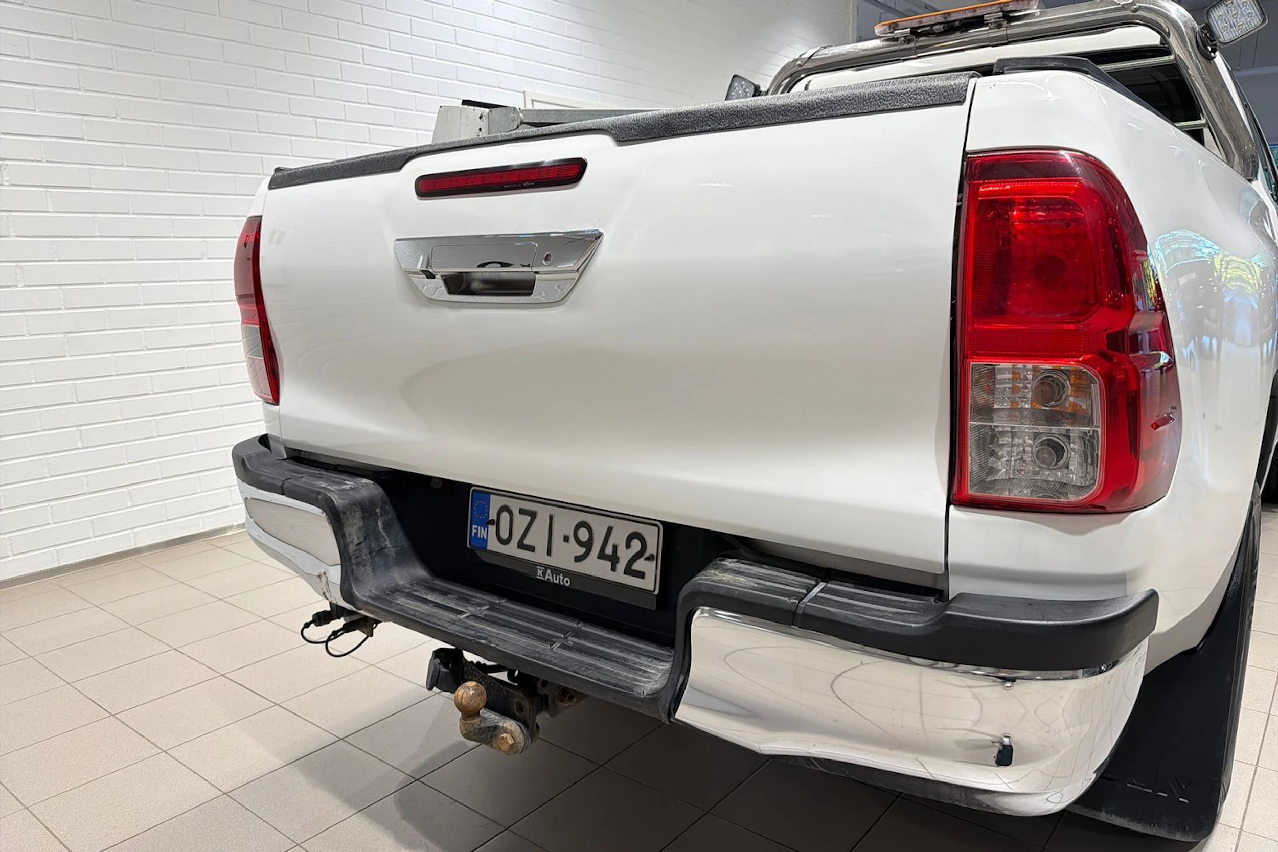 valkoinen Toyota Hilux 2022 kuva 21.