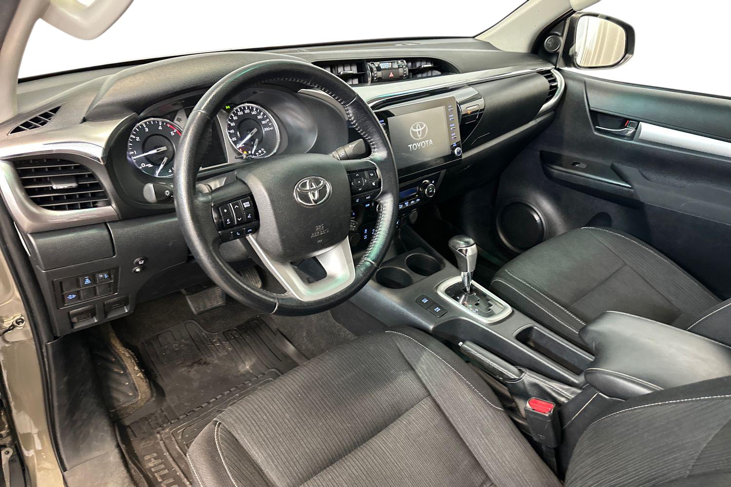Toyota Hilux 2022, kuva 6/28
