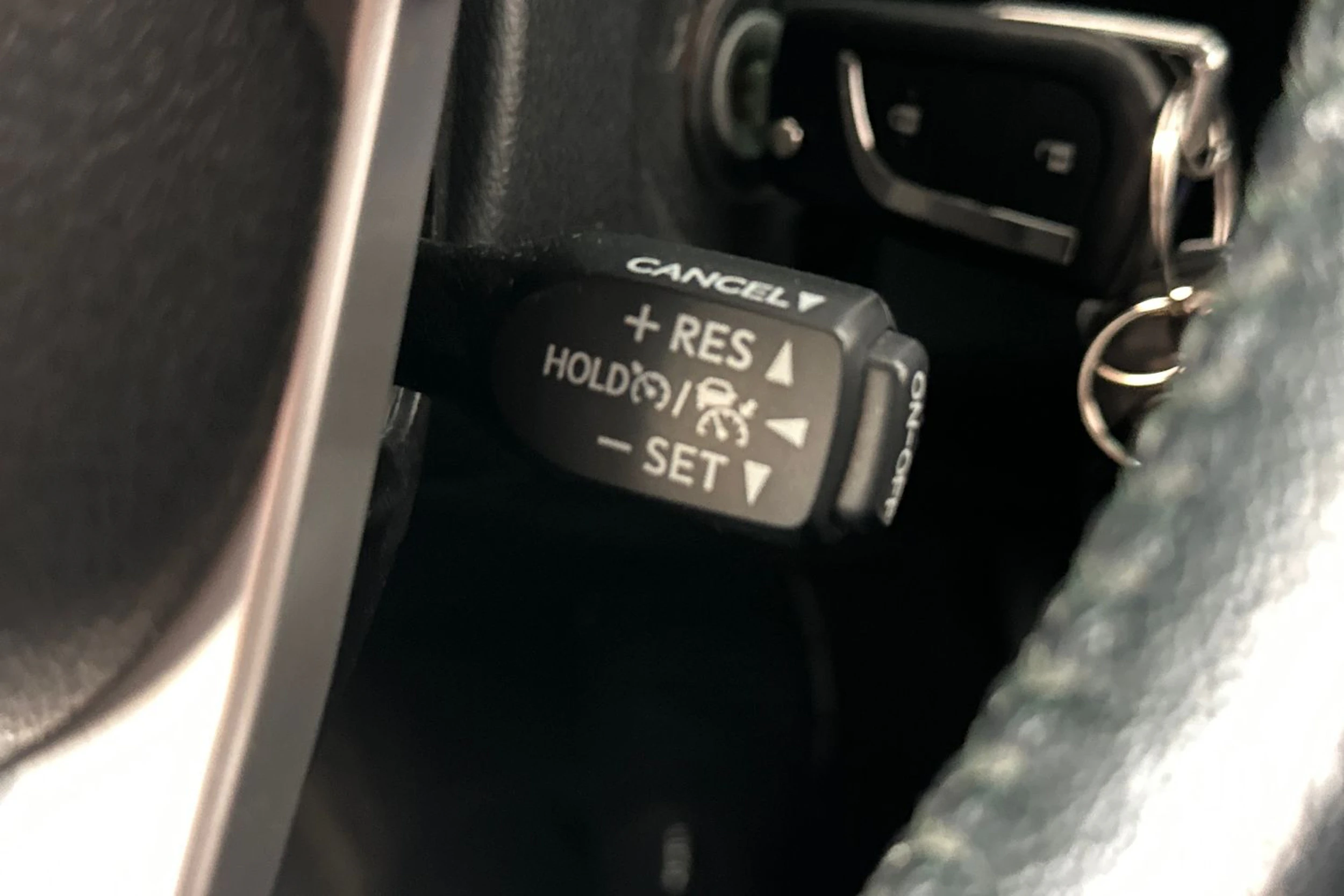 Ruskea (beige) Toyota Hilux 2022 kuva 11.