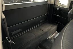 Ruskea (beige) Toyota Hilux 2022 kuva 23.