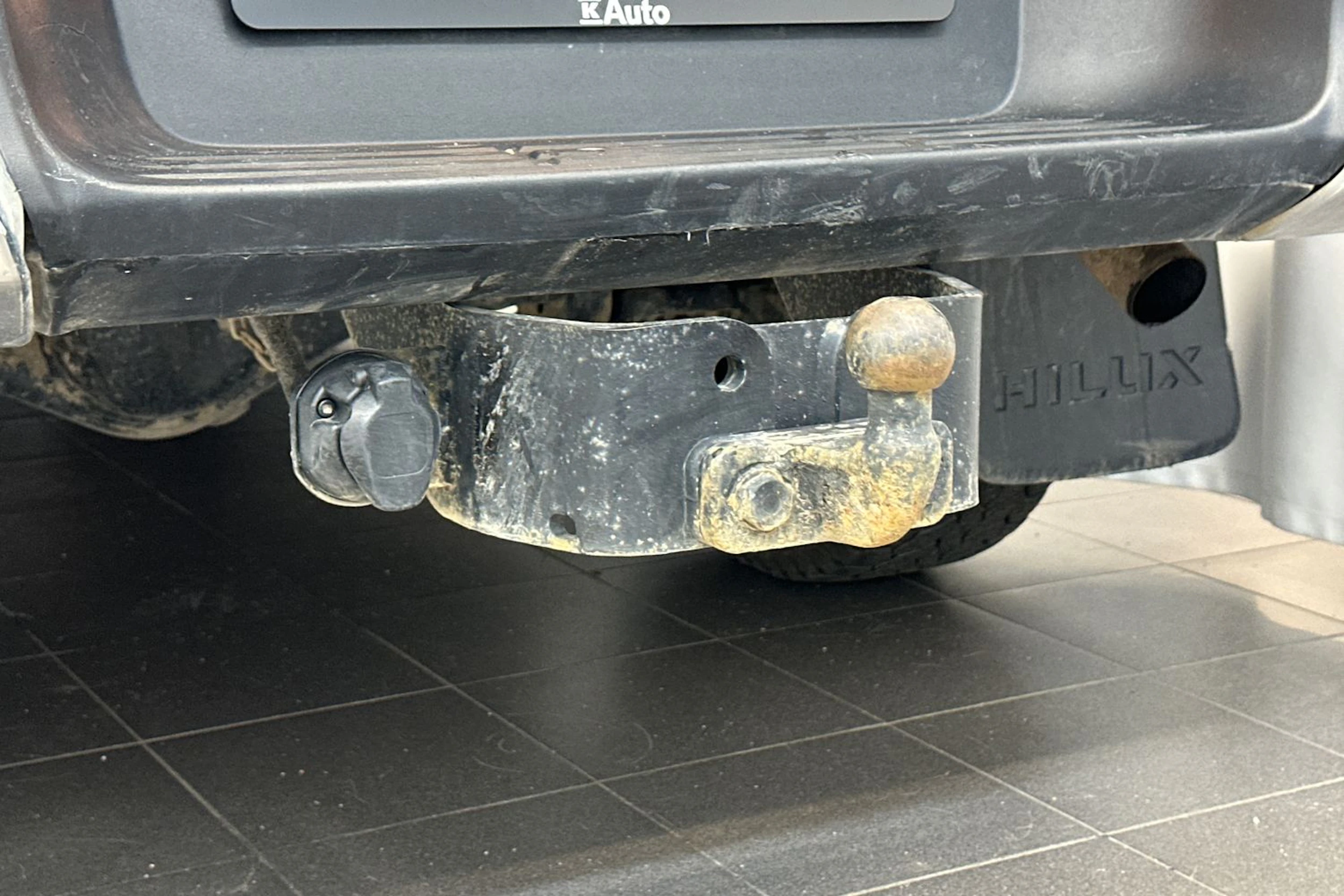 Ruskea (beige) Toyota Hilux 2022 kuva 25.