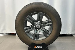 Ruskea (beige) Toyota Hilux 2022 kuva 27.