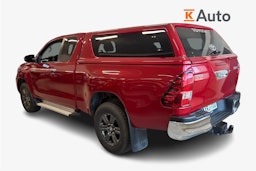 punainen Toyota Hilux 2022 kuva 2.