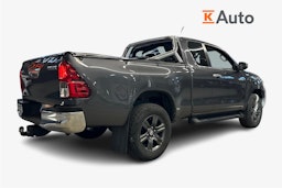 harmaa Toyota Hilux 2022 kuva 2.