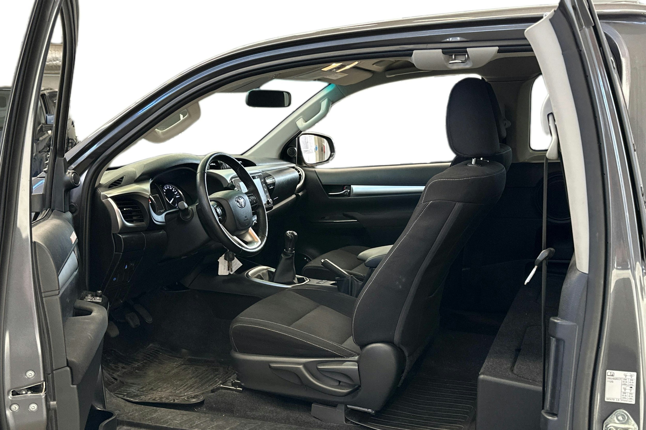 harmaa Toyota Hilux 2022 kuva 3.