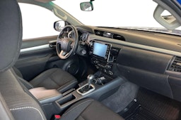 sininen Toyota Hilux 2022 kuva 9.