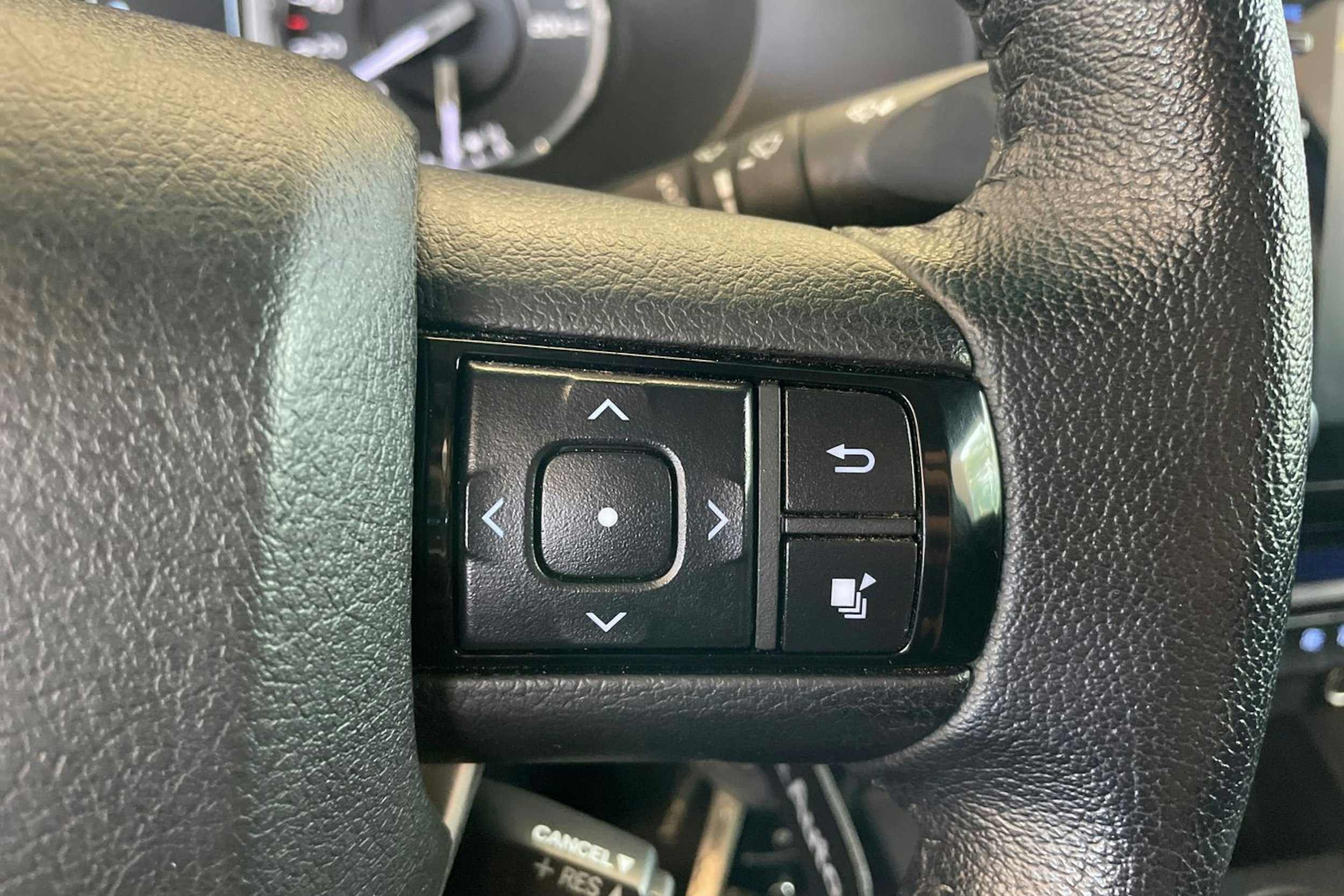 sininen Toyota Hilux 2022 kuva 15.