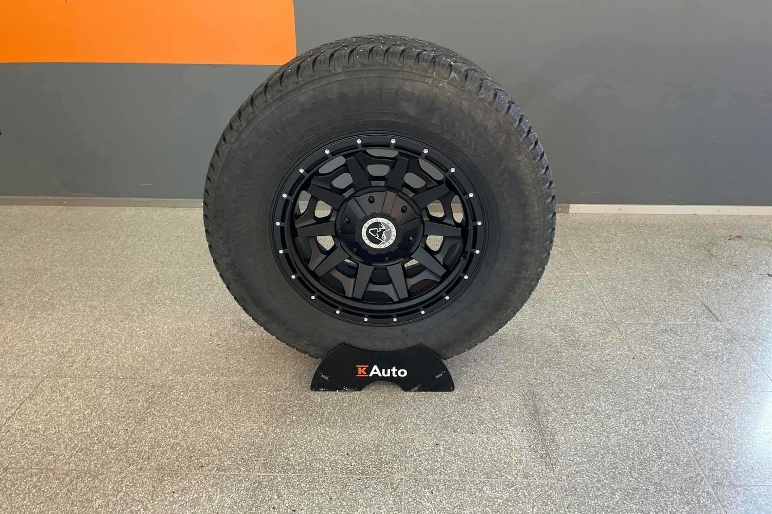 sininen Toyota Hilux 2022 kuva 24.