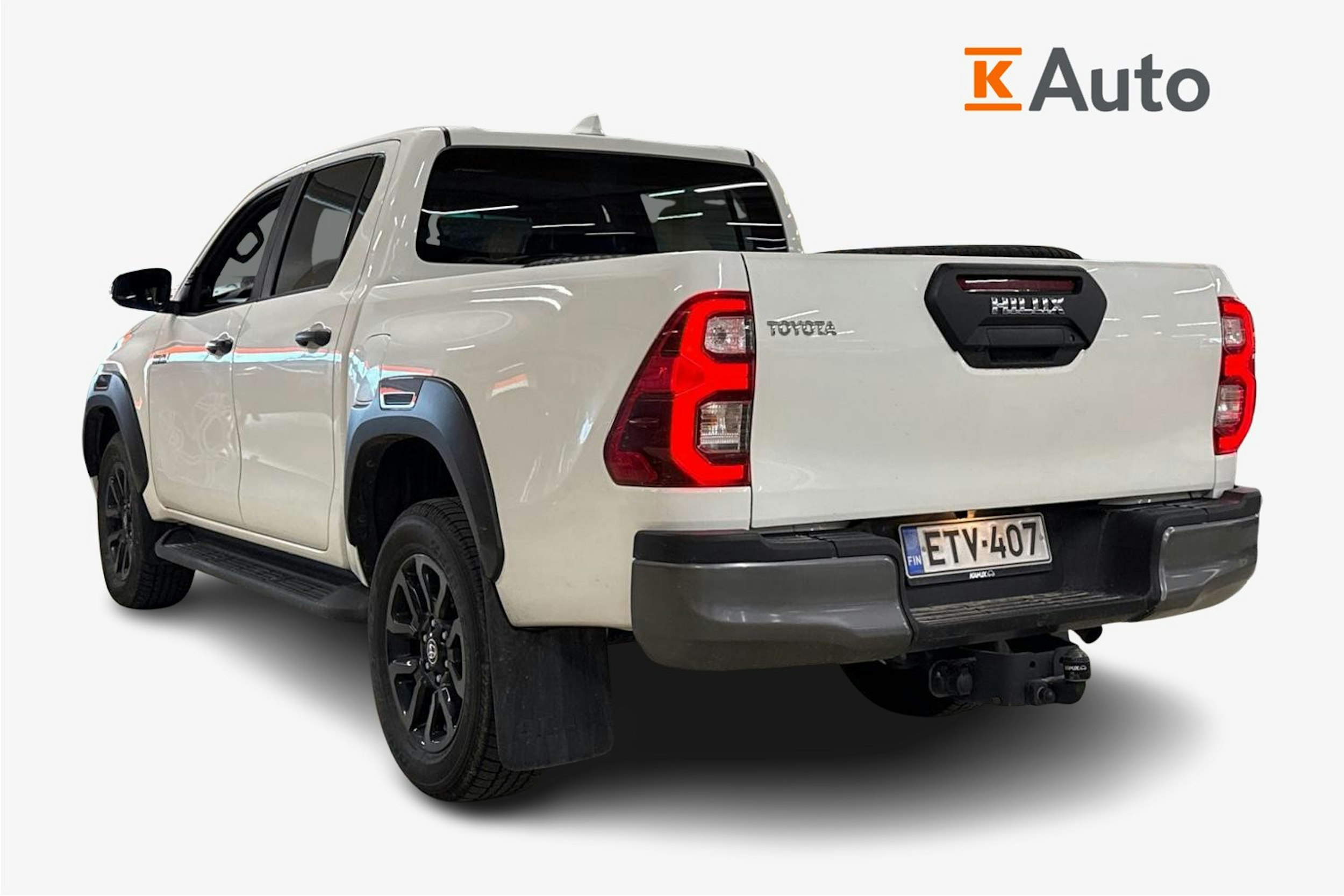 valkoinen Toyota Hilux 2023 kuva 2.
