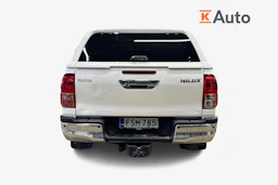 valkoinen Toyota Hilux 2023 kuva 4.