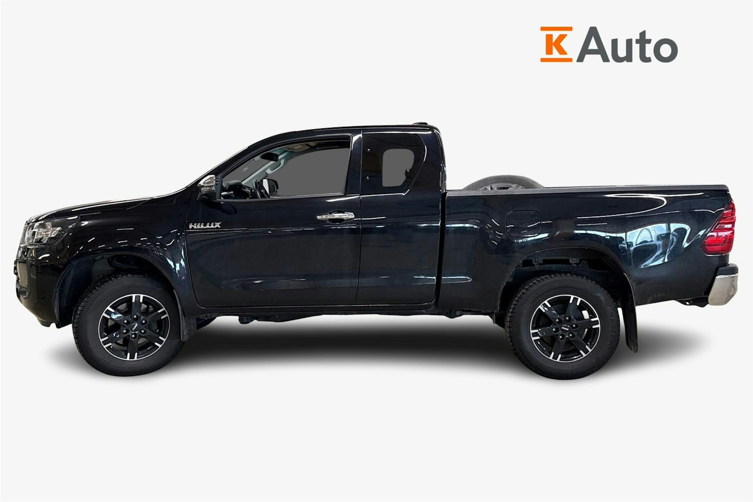 musta Toyota Hilux 2023 kuva 2.