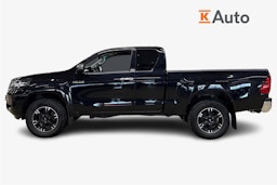 musta Toyota Hilux 2023 kuva 5.