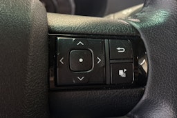 musta Toyota Hilux 2023 kuva 13.