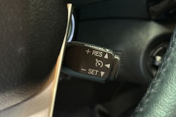 musta Toyota Hilux 2023 kuva 14.