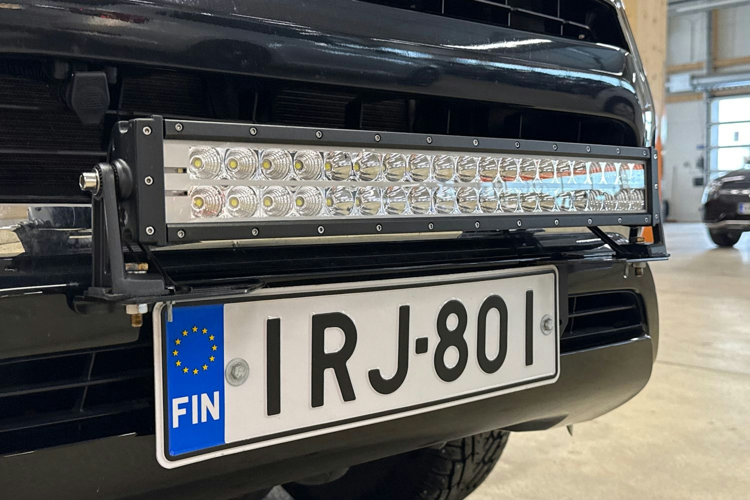 musta Toyota Hilux 2023 kuva 25.