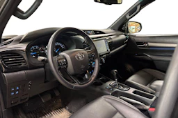 musta Toyota Hilux 2023 kuva 3.