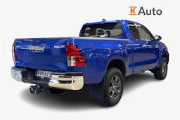 sininen Toyota Hilux 2023 kuva 2.