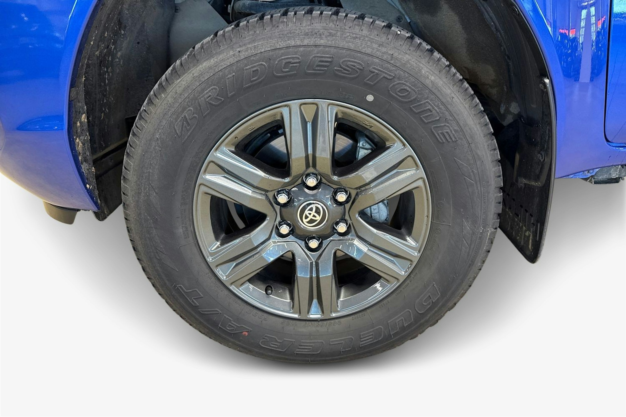 sininen Toyota Hilux 2023 kuva 11.