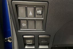 sininen Toyota Hilux 2023 kuva 14.