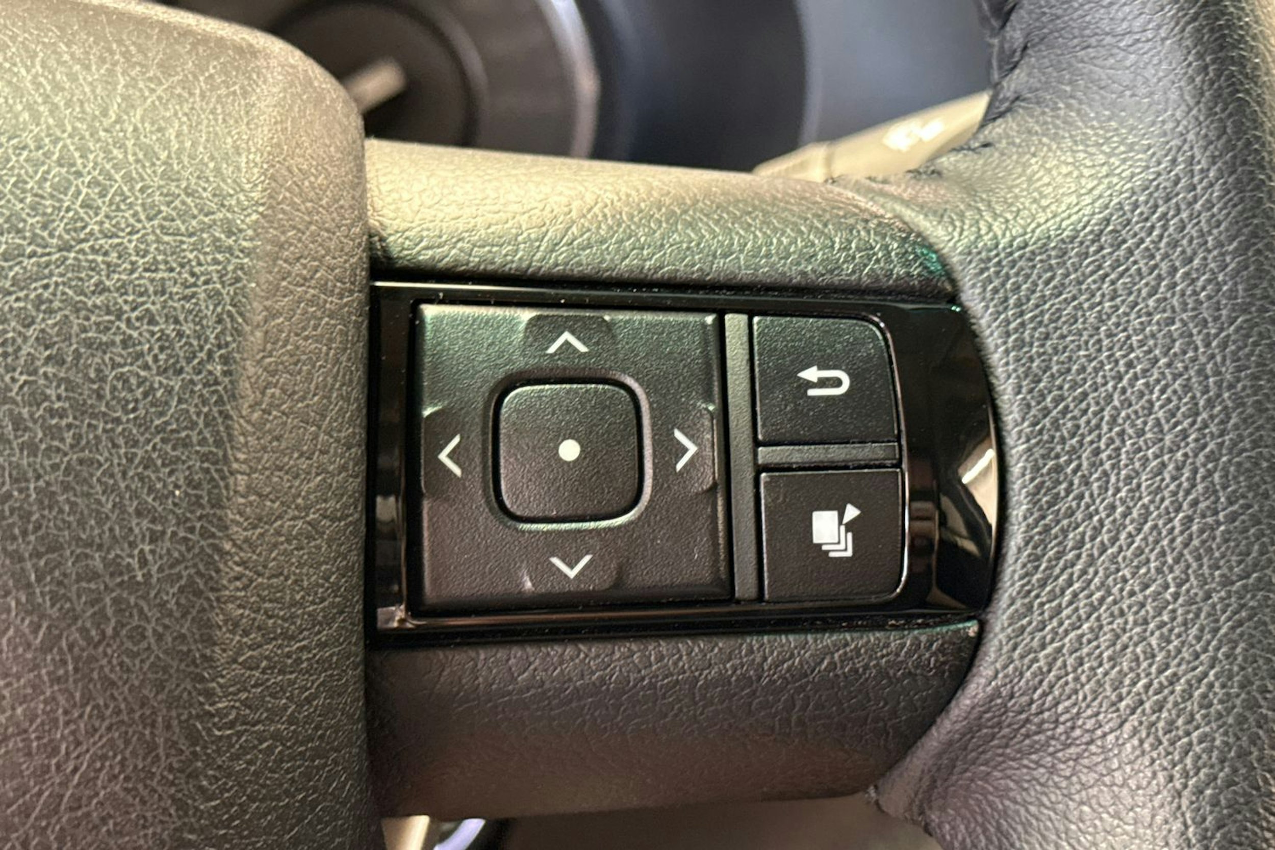 sininen Toyota Hilux 2023 kuva 16.