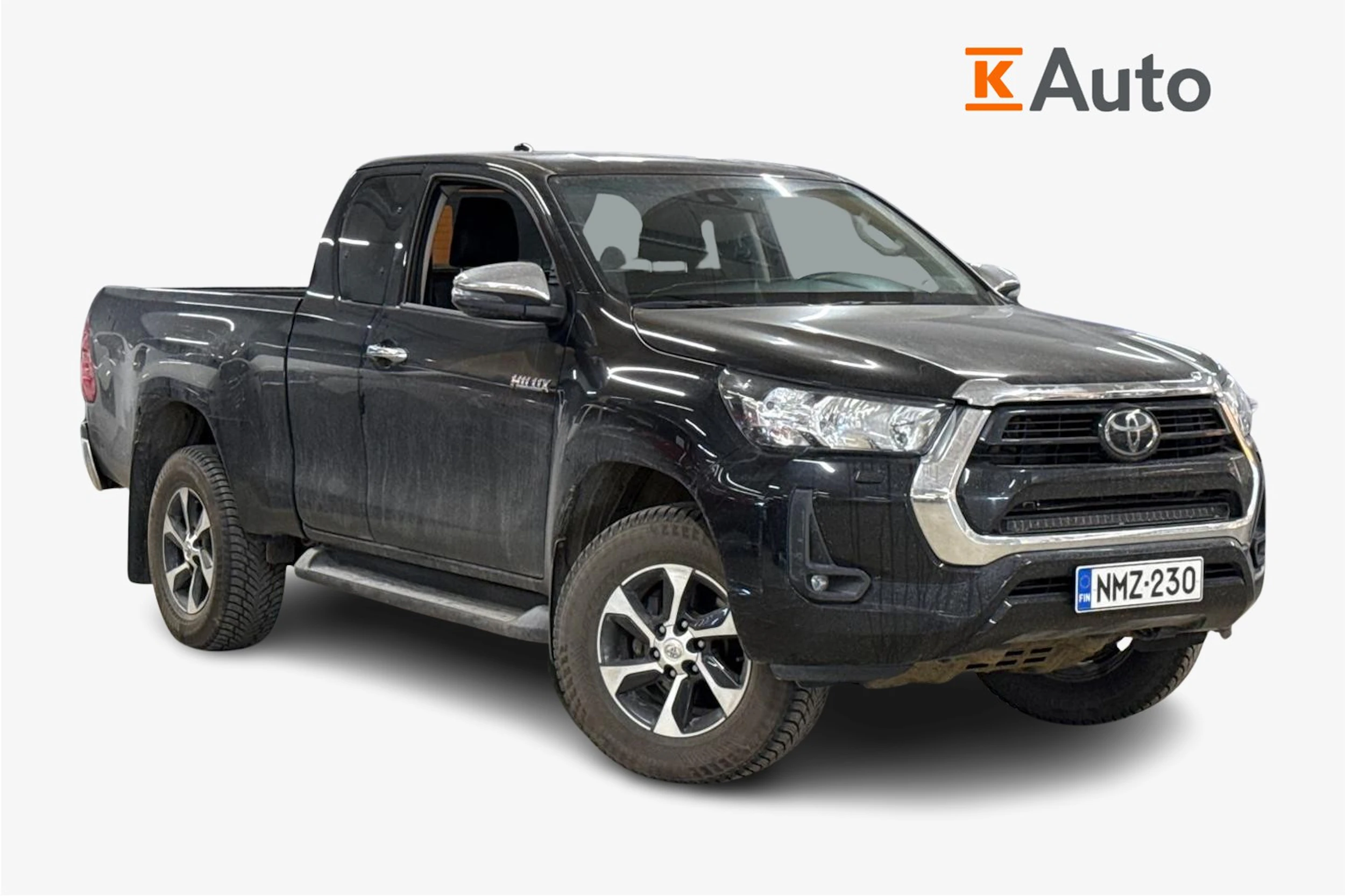 musta Toyota Hilux 2023 kuva 1.