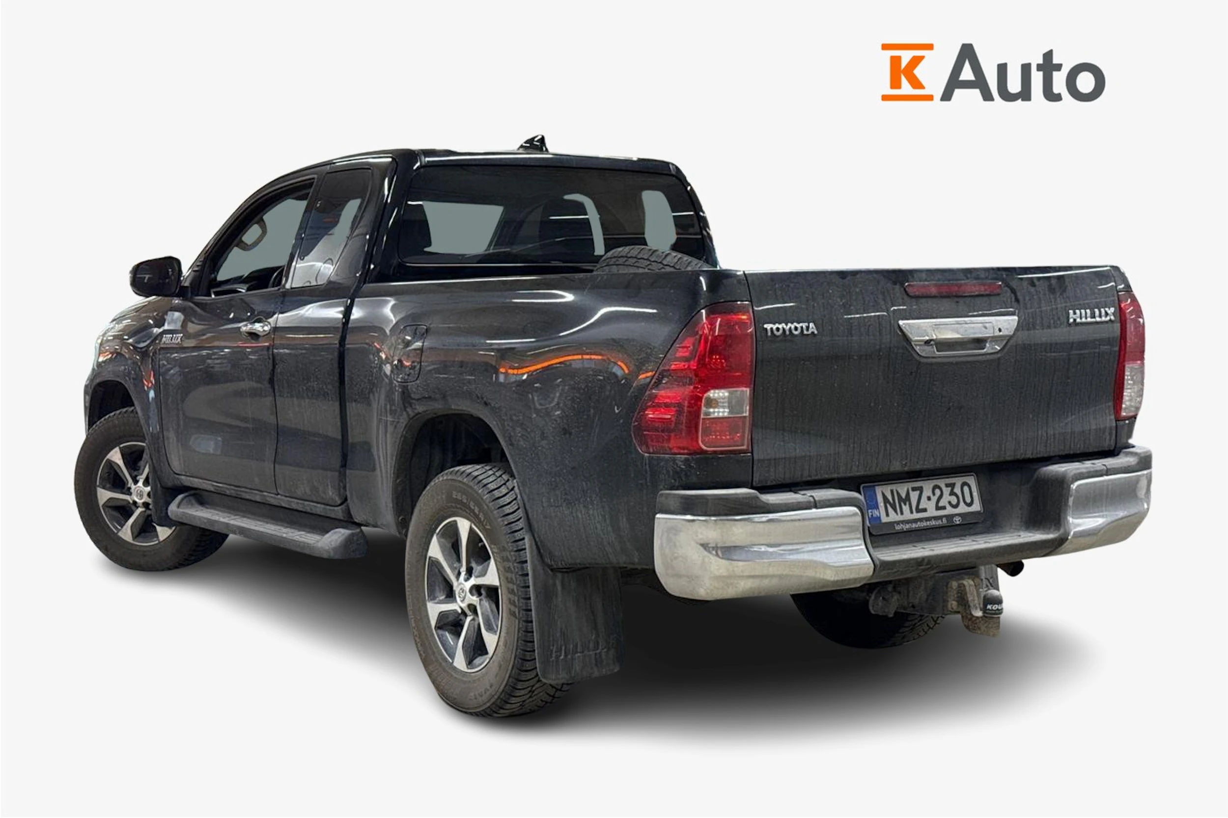 musta Toyota Hilux 2023 kuva 2.