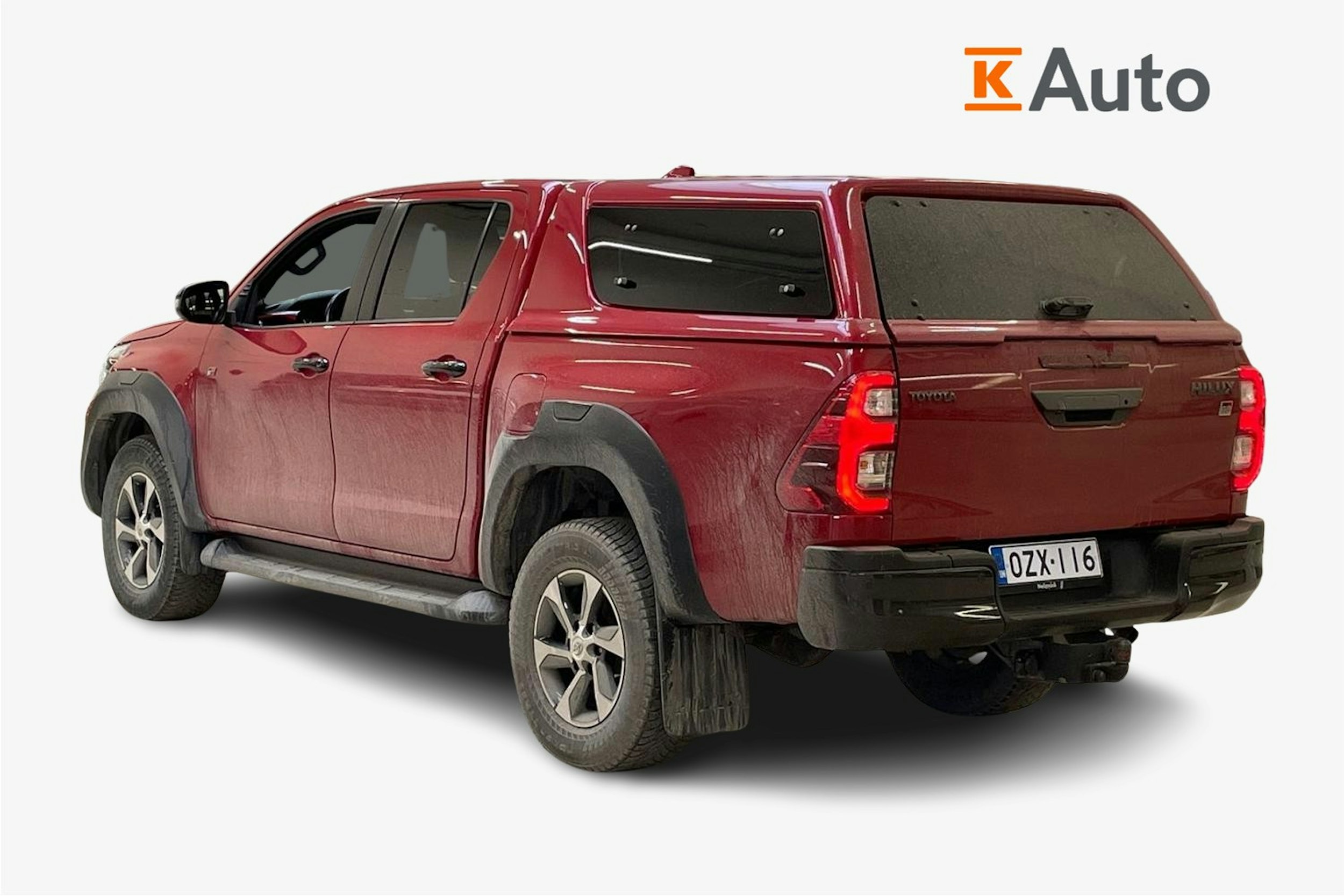 punainen Toyota Hilux 2023 kuva 2.