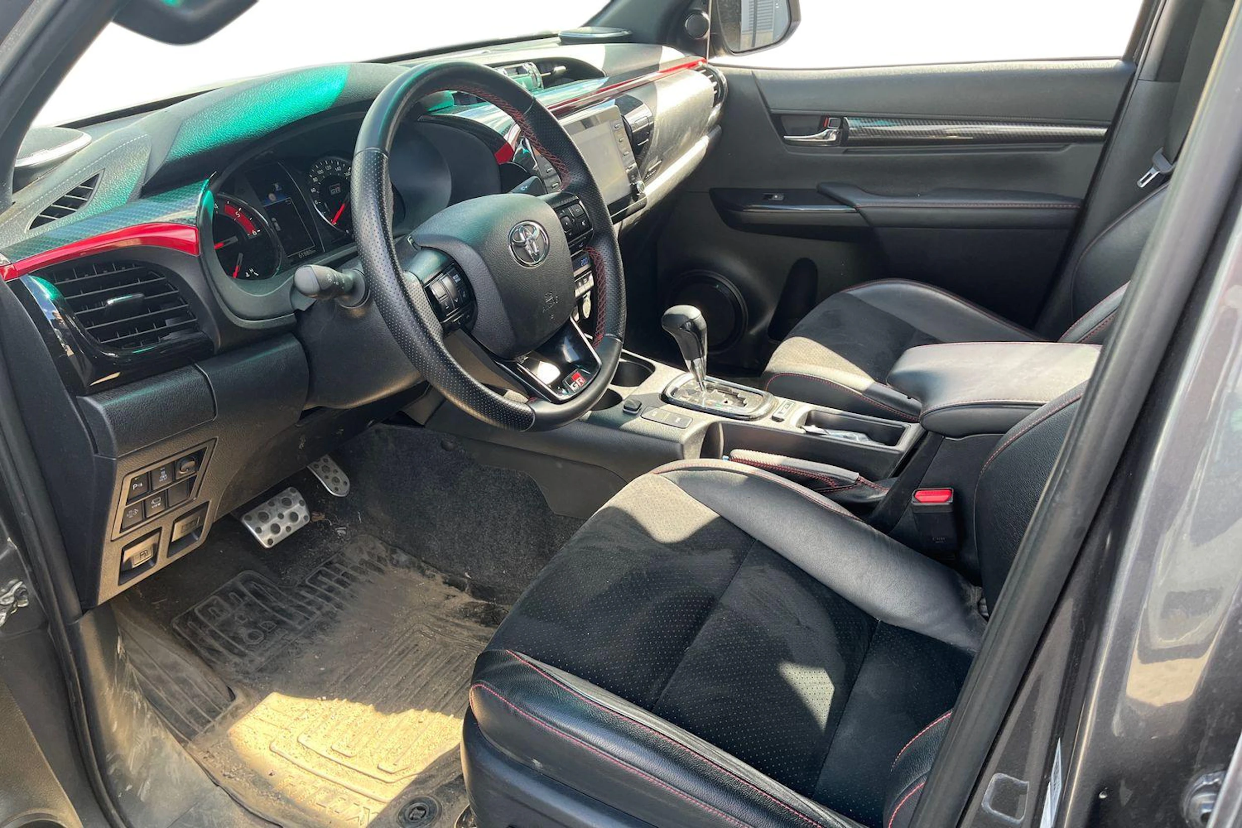 met. harmaa Toyota Hilux 2023 kuva 3.