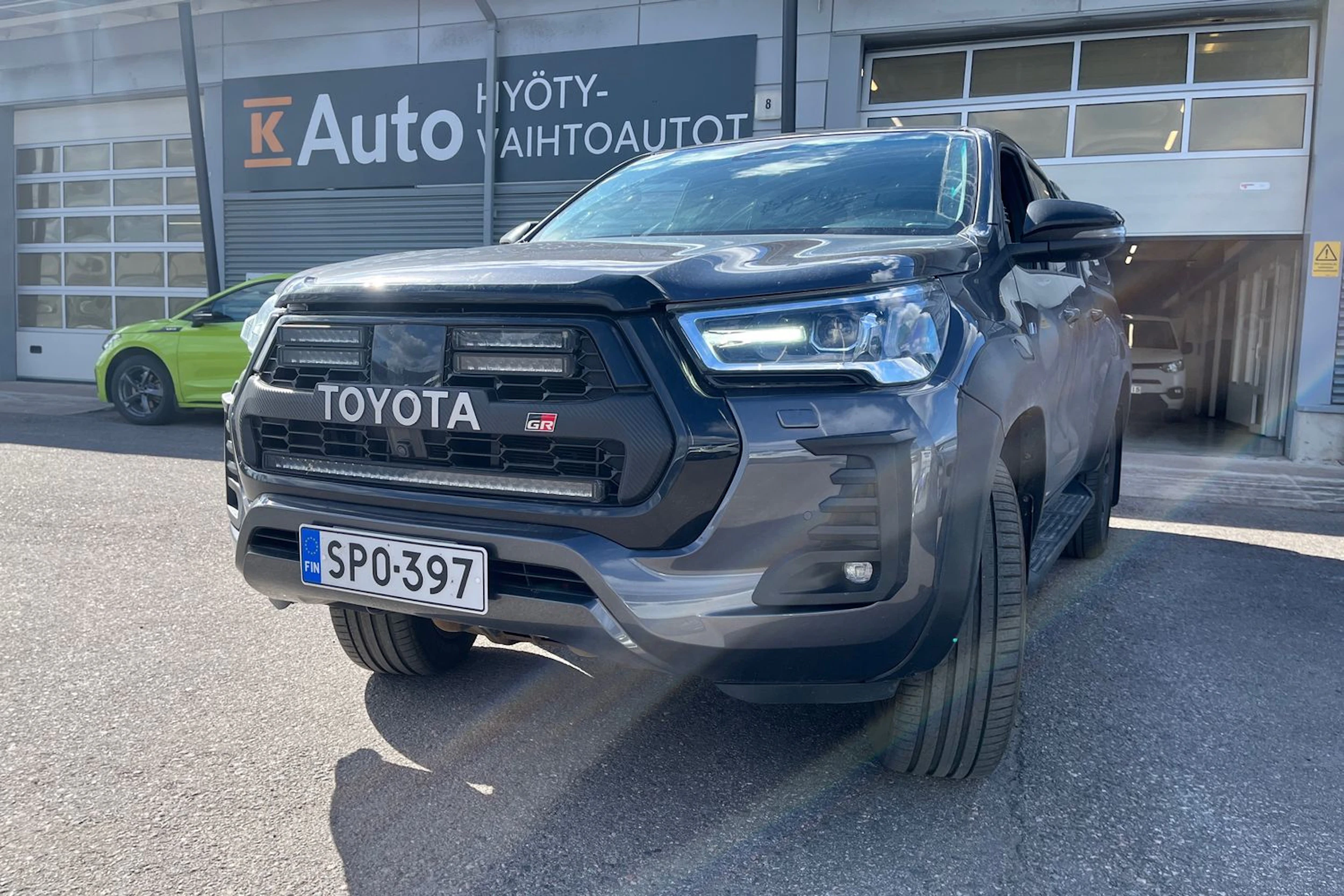 met. harmaa Toyota Hilux 2023 kuva 4.