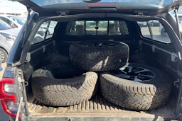 met. harmaa Toyota Hilux 2023 kuva 6.