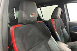 met. harmaa Toyota Hilux 2023 kuva 22.