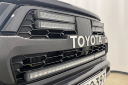 met. harmaa Toyota Hilux 2023 kuva 26.
