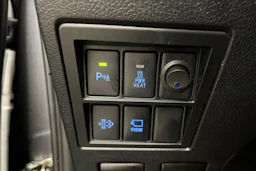 met. harmaa Toyota Hilux 2023 kuva 32.