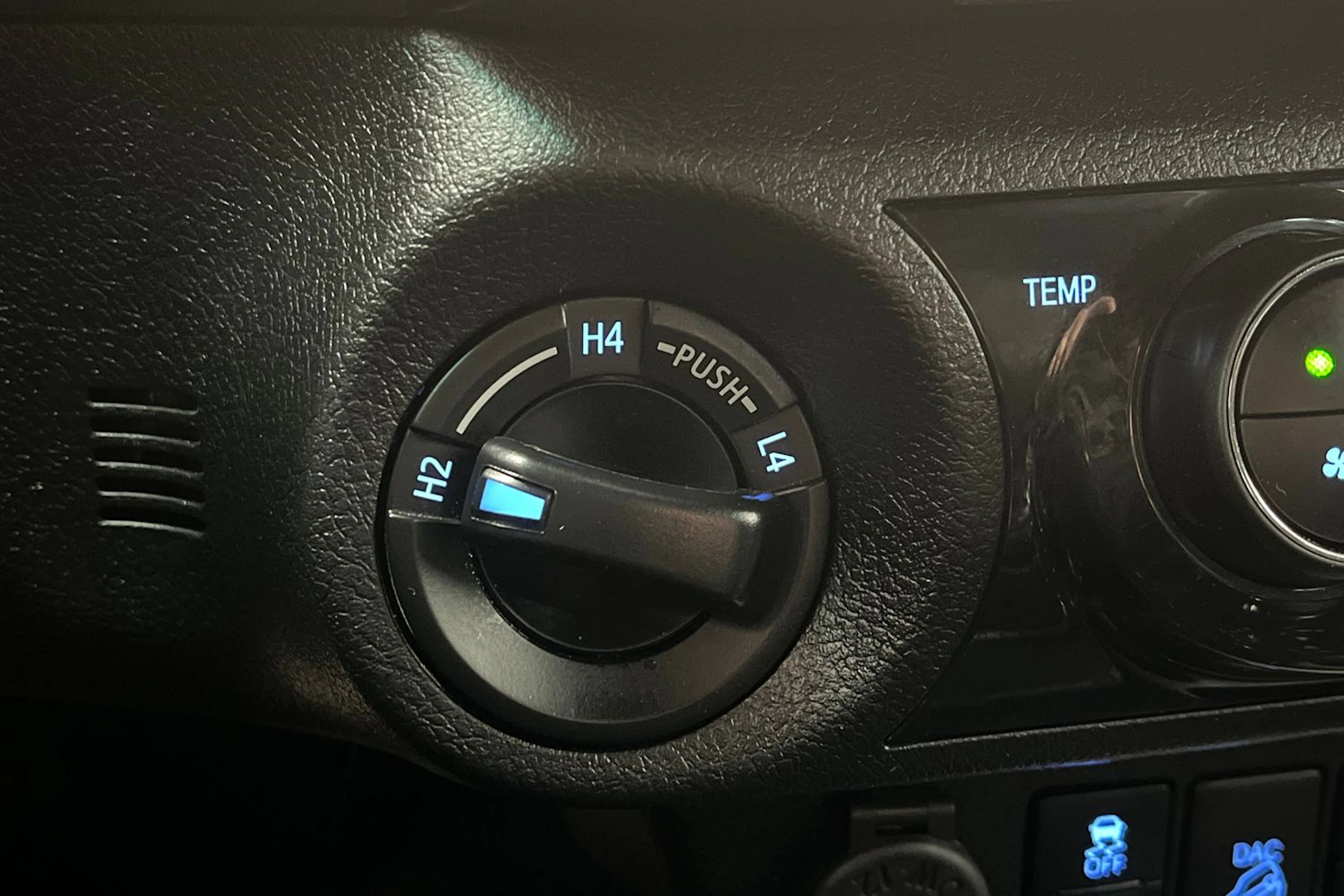 met. harmaa Toyota Hilux 2023 kuva 34.