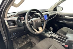 harmaa Toyota Hilux 2025 kuva 3.