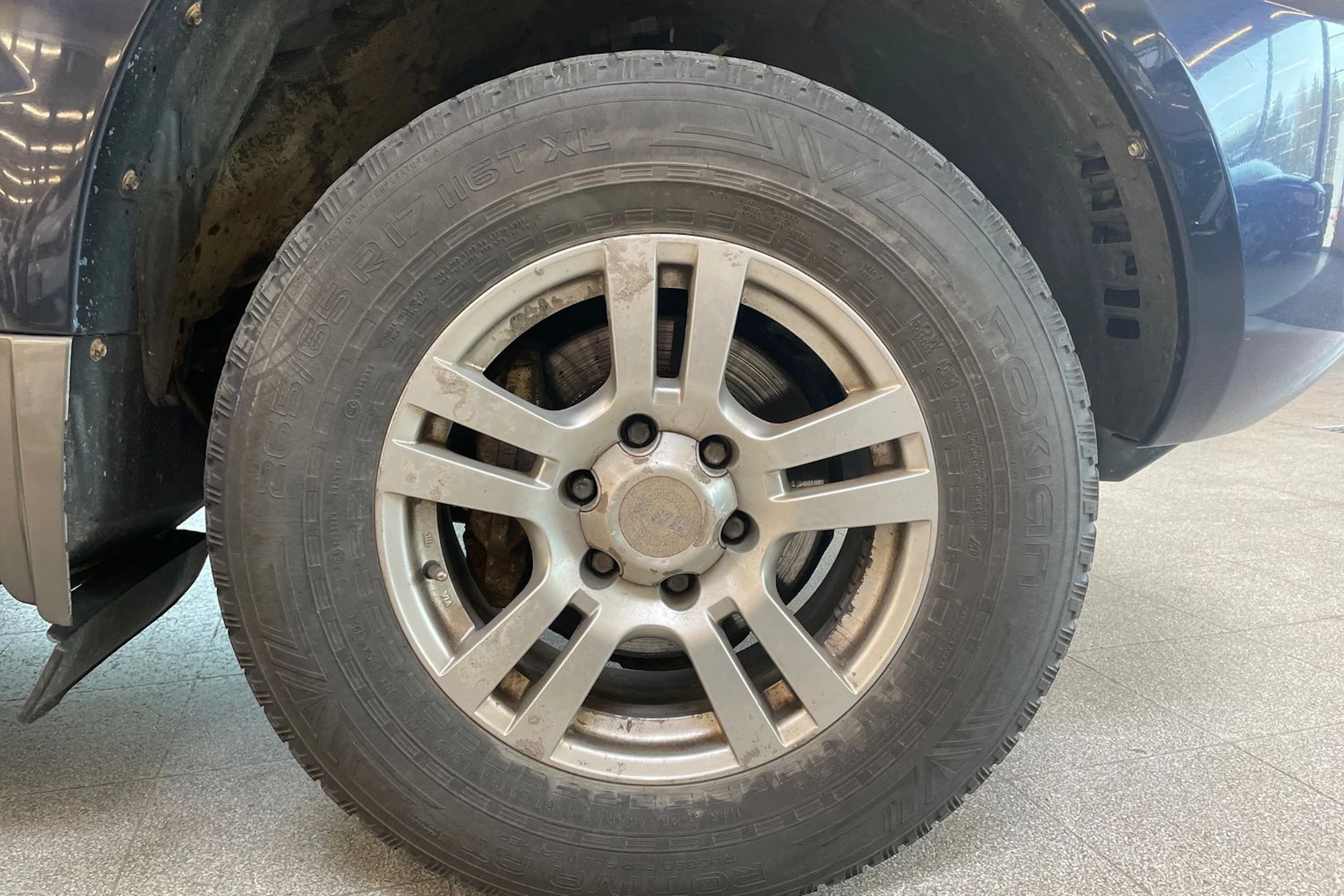 Sininen Toyota Land Cruiser 2002 kuva 8.