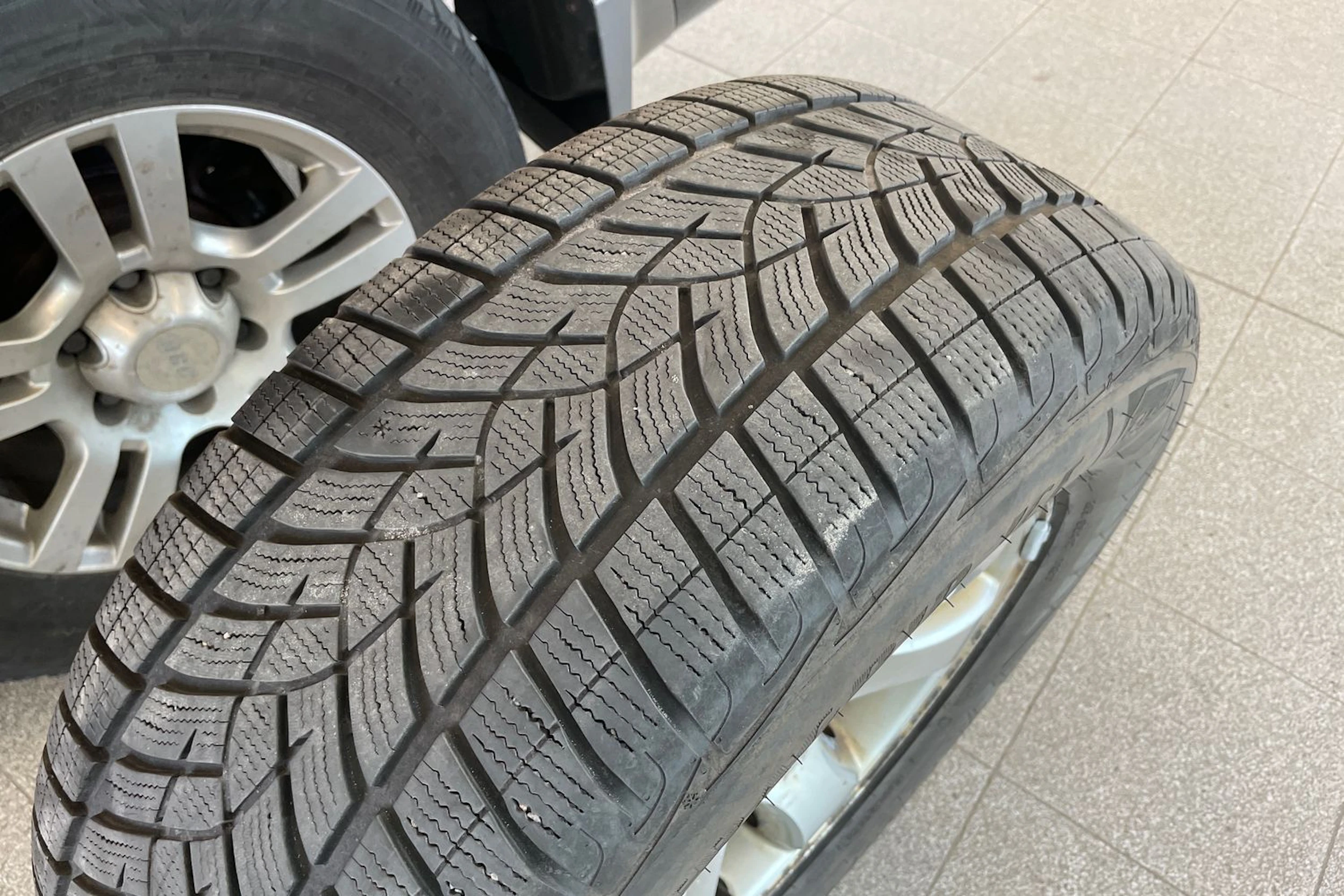 Sininen Toyota Land Cruiser 2002 kuva 10.