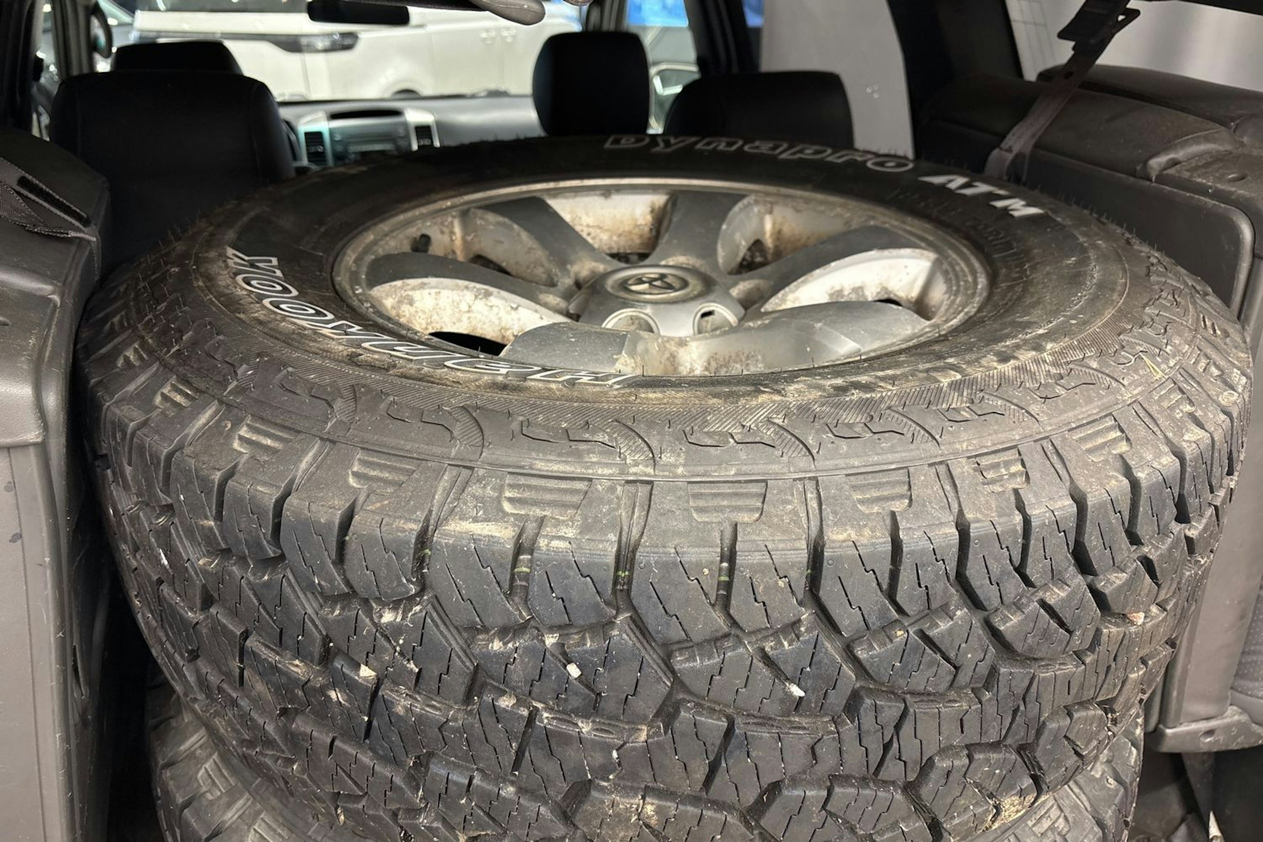 Keltainen Toyota Land Cruiser 2003 kuva 10.